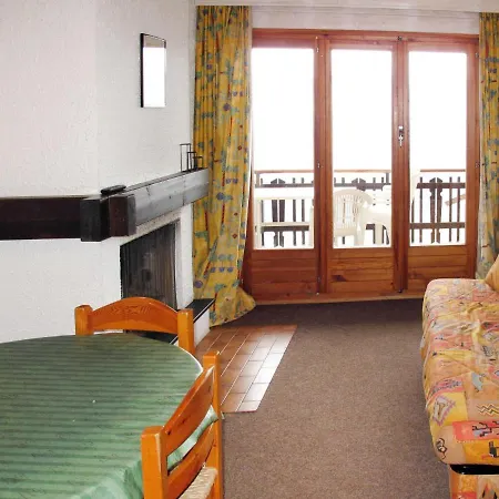 Les Melezes Apartment *